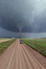 Nonton In the Eye of the Storm: Chasers Season 1 Season 1 Episode 4 Sub Indo